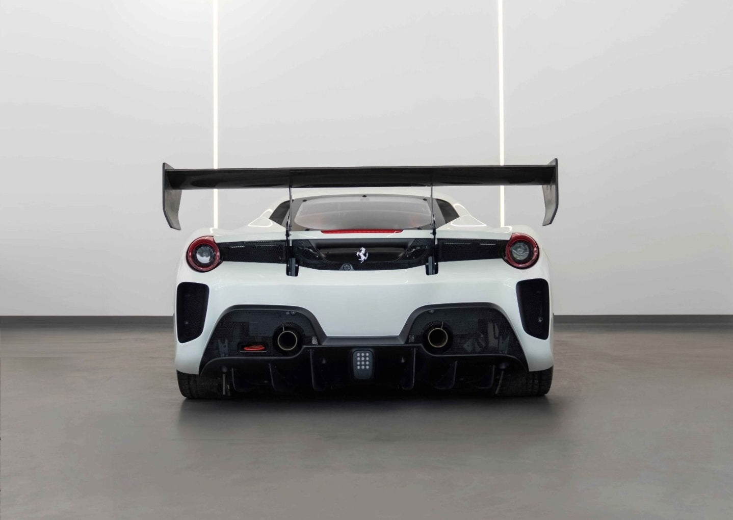 Ferrari 488 GTB 2015-2019 DRY Carbon Fiber Challenge EVO GT3 Bodykit