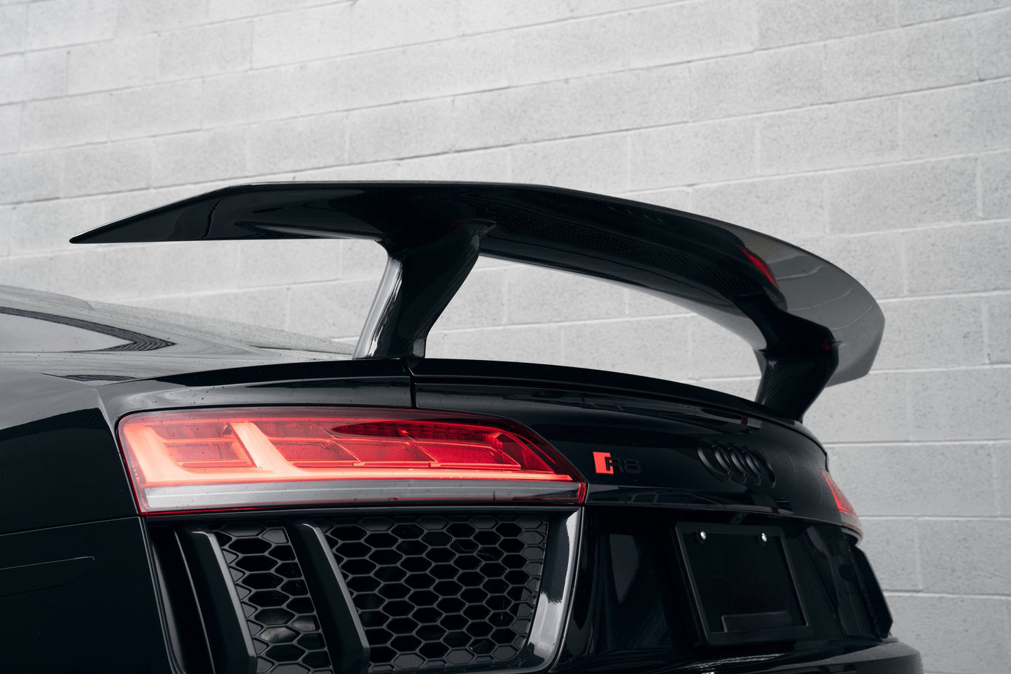 AUDI R8 V8 (V10) 2017-2019 DRY Carbon Fiber GT Spoiler