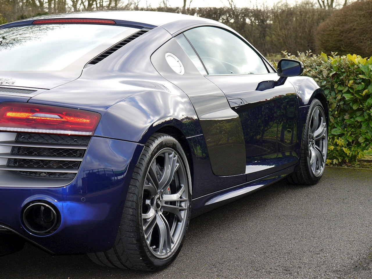 AUDI R8 V8 (V10) 2006-2015 Carbon Fiber Side Fender Vents