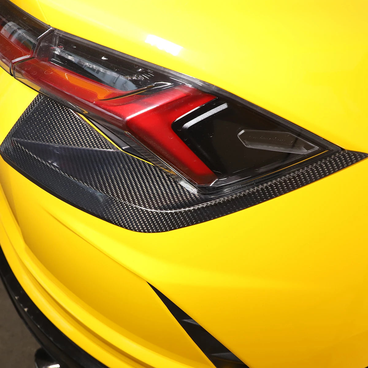 Lamborghini URUS 2018+ Carbon Fiber Rear Light Frames