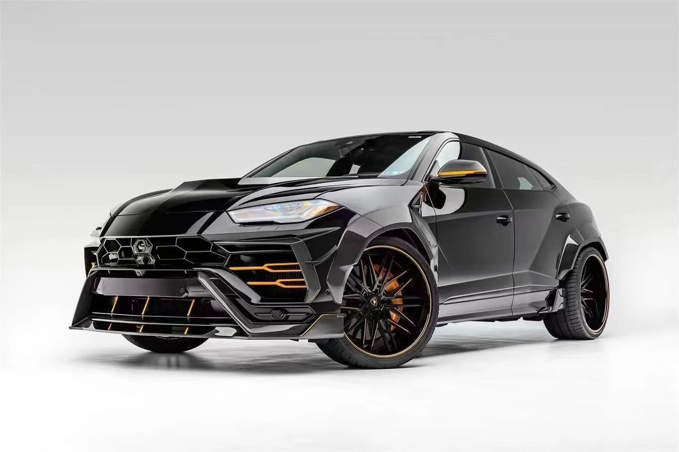 Lamborghini URUS 2018+ Carbon Fiber VORS Wide-Bodykit