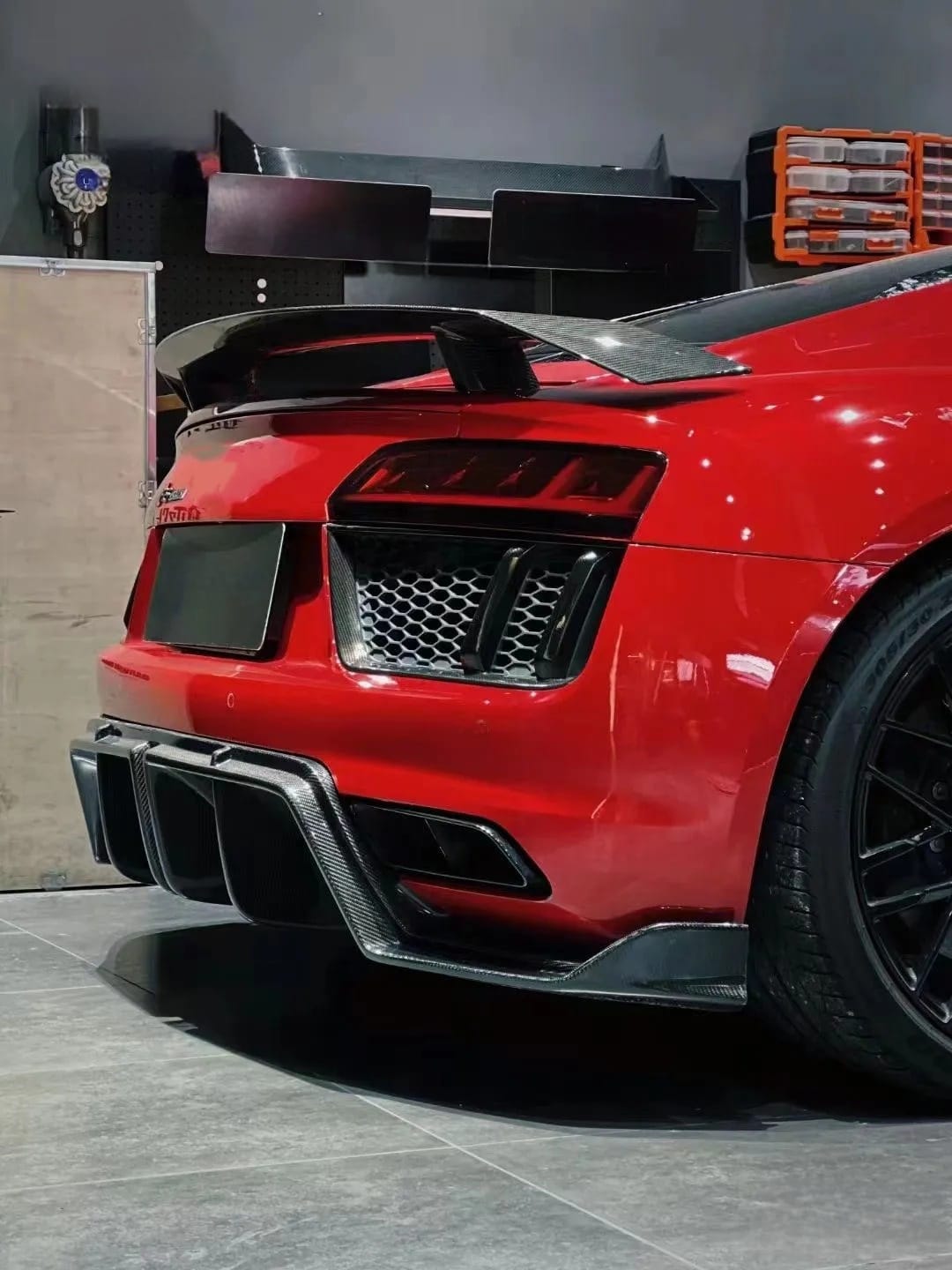 AUDI R8 V8 (V10) 2017-2019 DRY Carbon Fiber Bodykit Upgrade // IMP-Style