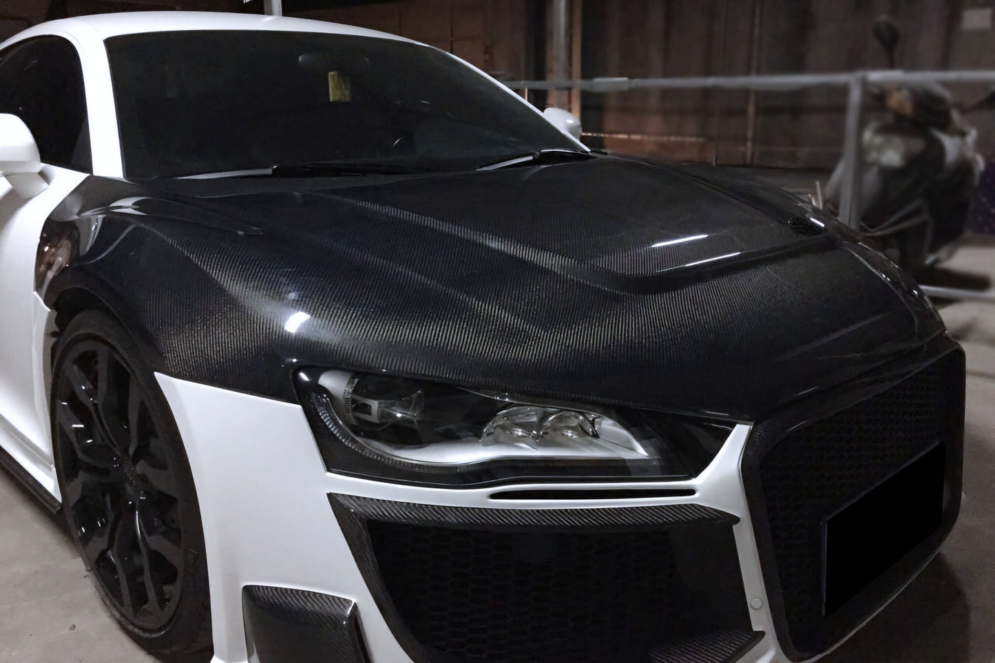 AUDI R8 V8 (V10) 2006-2015 Carbon Fiber Hood