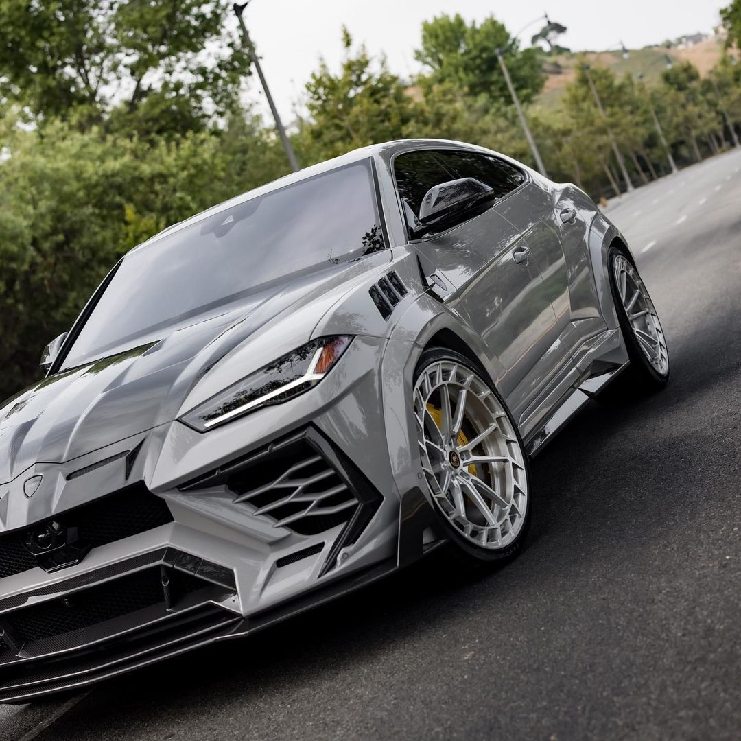 Lamborghini URUS 2018+ DRY Forged Semi-Carbon Fiber Mansory-Style Wide Bodykit